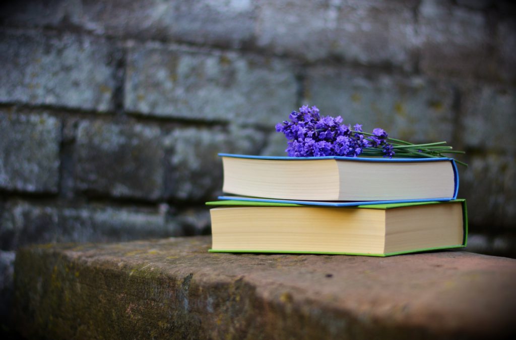 books-with-cornflowers